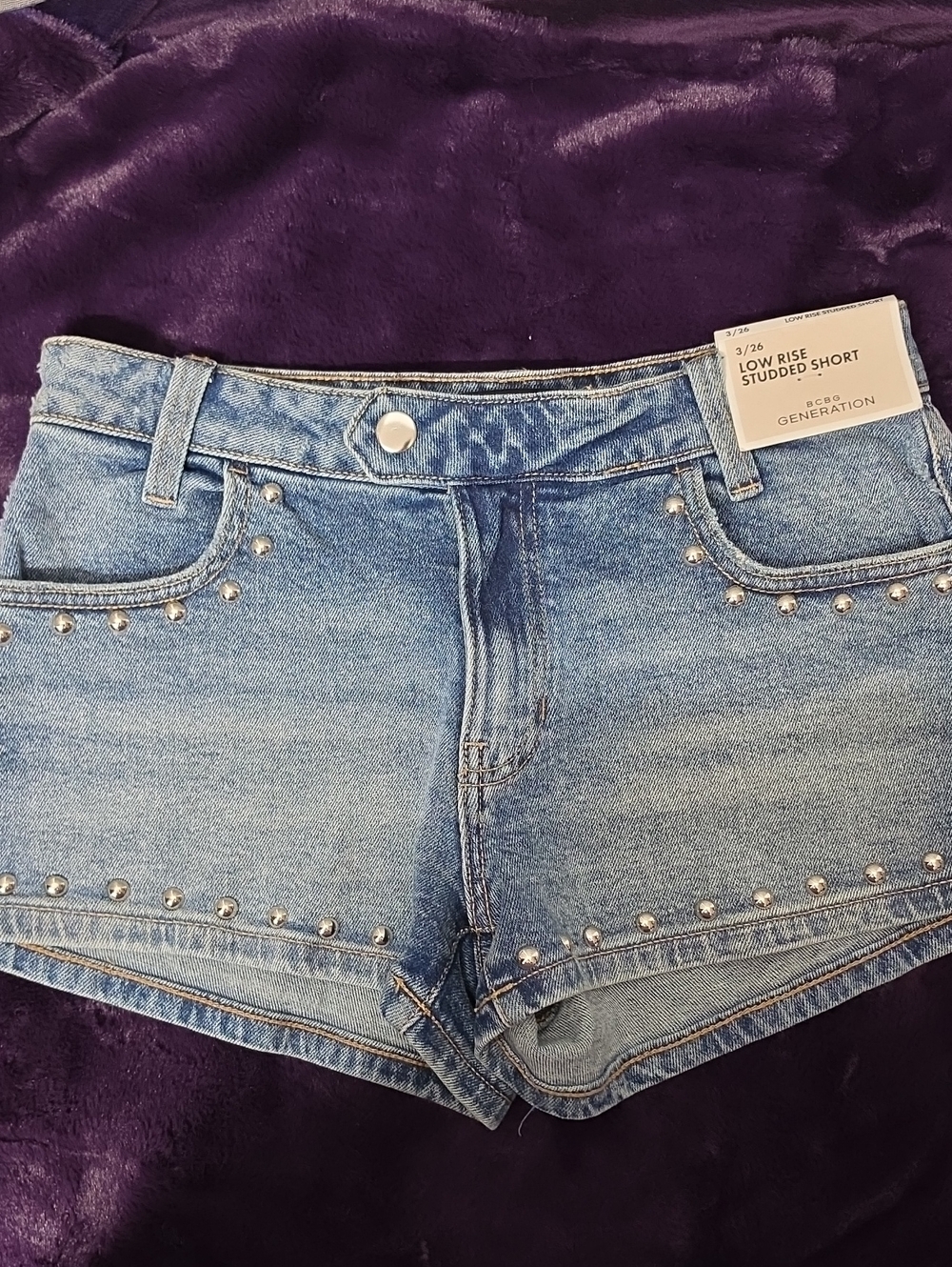 BCBGeneration Light Wash Studded Low-Rise Denim Shorts Sz 3